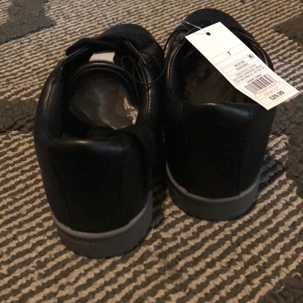 Men’s shoe - Picture 4 of 5